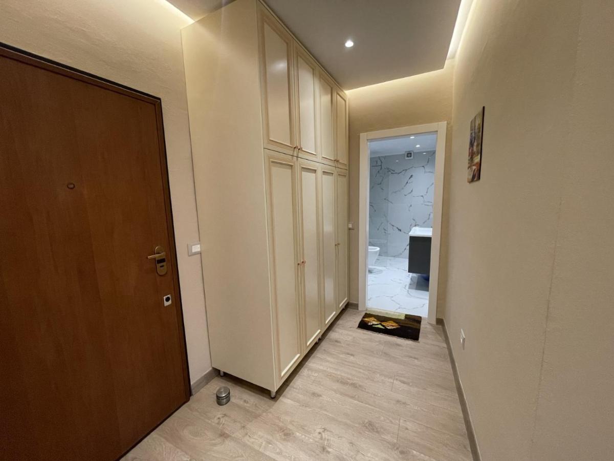 City Center Apartment 1 Tirana Bagian luar foto