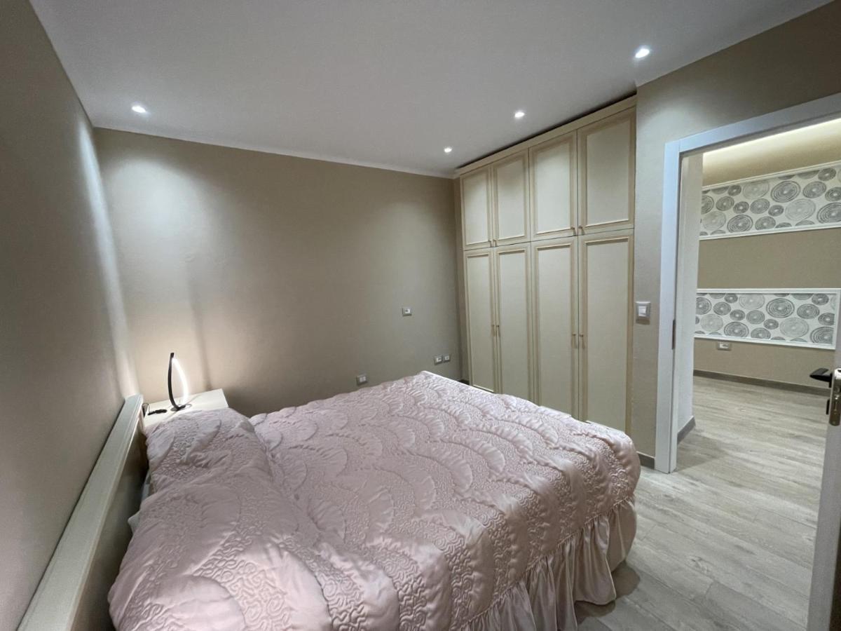 City Center Apartment 1 Tirana Bagian luar foto