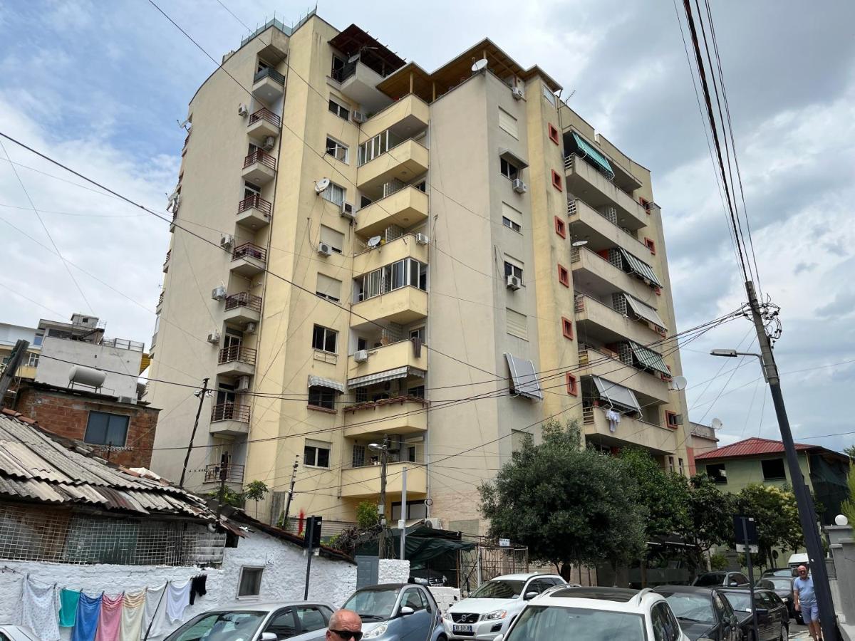 City Center Apartment 1 Tirana Bagian luar foto