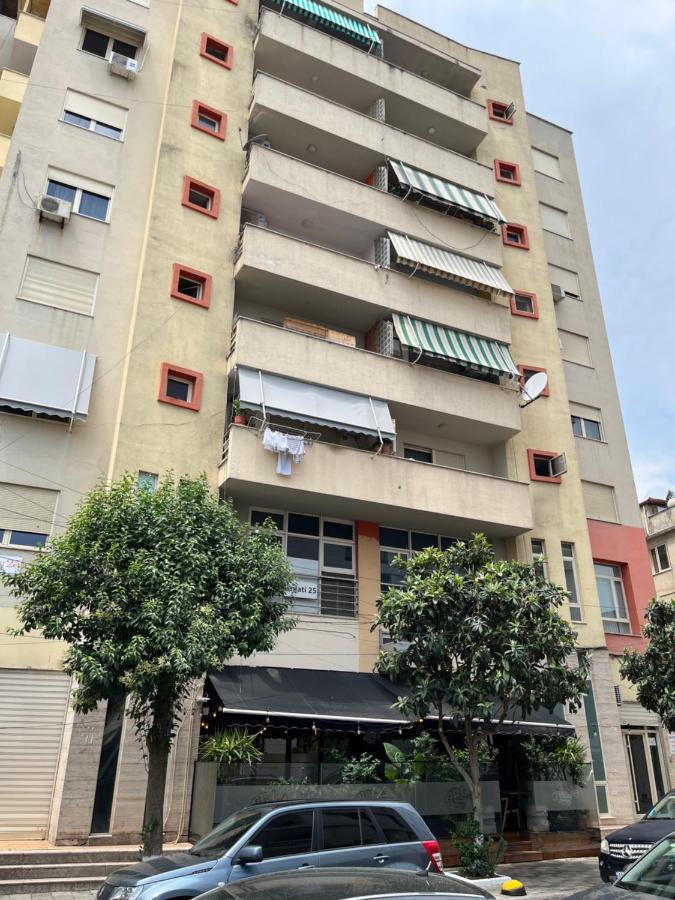 City Center Apartment 1 Tirana Bagian luar foto